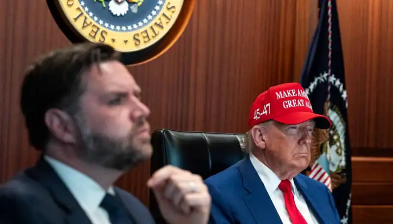 Trump'ın Azil Tasarısı Reddedildi: Politik Süreçte Neler Oluyor?