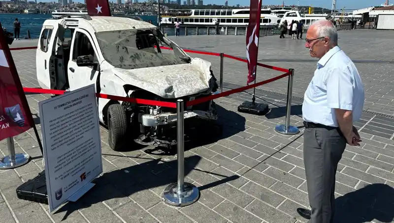 15 Temmuz'un Karanlık Gecesi: Tankların Ezdiği Araçlar Sergisi Açıldı