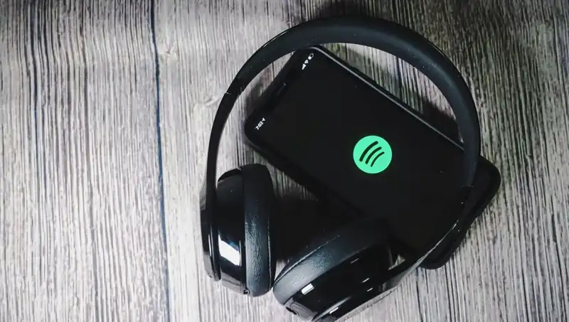 Yapay Zeka Tehlikesi: Spotify, Ölü Sanatçılar İçin Şarkılar Üretiyor!