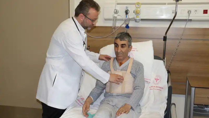 Aort Damarı Yırtılması: Hayatı Tehdit Eden Ameliyatın Detayları