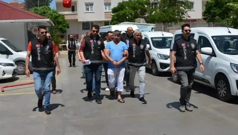 Lüleburgaz’da Fuhuş Operasyonunda 15 Kişi Gözaltına Alındı!