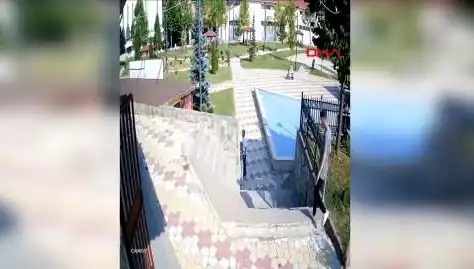 Kastamonu'da Muhtarın Korkunç Saldırısı: Bıçakla Yaralandı!