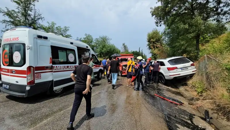 Sakarya’da Kamyonet ile Cip Çarpıştı: 4 Çocuk 5 Yaralı