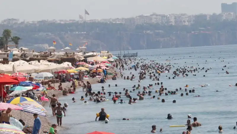 Antalya’da Vital Sağlık İçin Deniz Suyunun Sıcaklığı Neden Önemli?