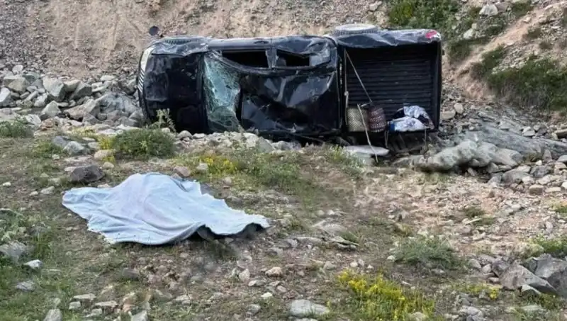 Gümüşhane'deki Kaza Fırtınası: Jip Devrildi, Bir Hayat Kaybı ve Beş Yaralı