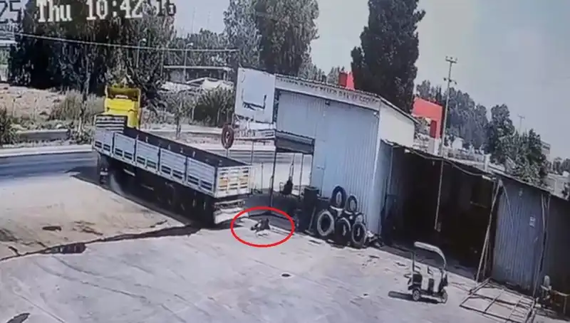 16 Yaşındaki Çocuk İşçinin Trajik Ölümü: TIR Faciası Tamirhanede Gerçekleşti