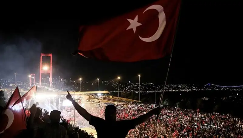 "15 Temmuz'un Anısına: Külliye'de 'En Uzun Gece' Temsili Gerçekleşiyor"