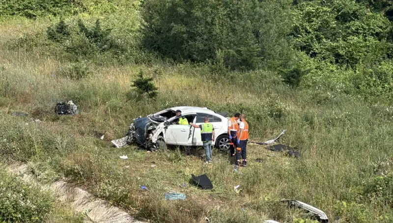 Kuzey Marmara Otoyolu'nda Şok Eden Kaza: Araç Şarampole Devrildi