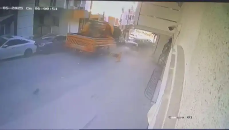 Kontrolden Çıkan Vinç, 23 Araca Çarparak Durabildi: Kazanın Ayrıntıları