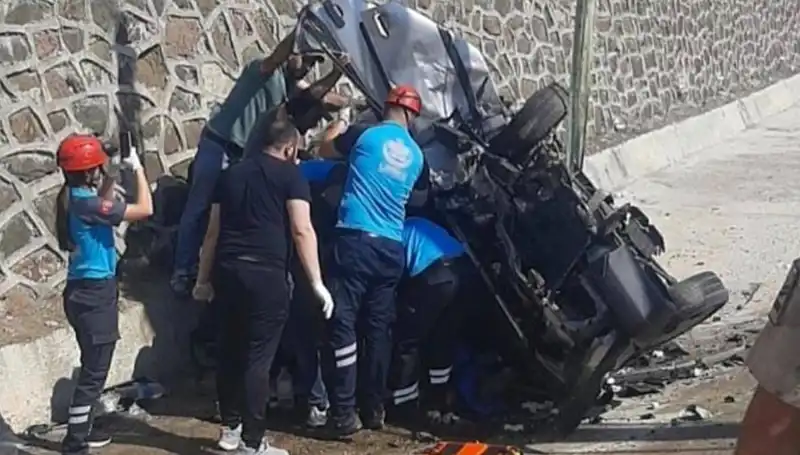 Tunceli’de Korkunç Kaza: İki Araç Kafa Kafaya Çarpıştı