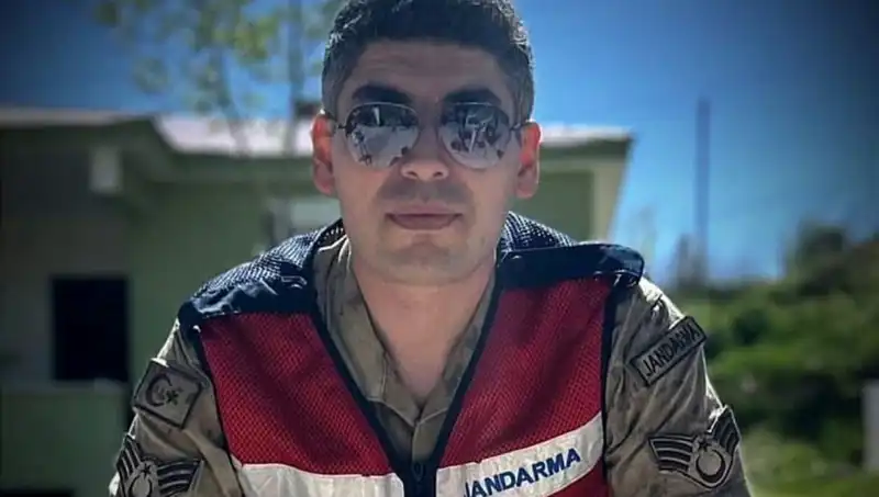 Kadir Astsubay Halı Saha Maçında Geçirdiği Kriz Sonrası Hayatını Kaybetti