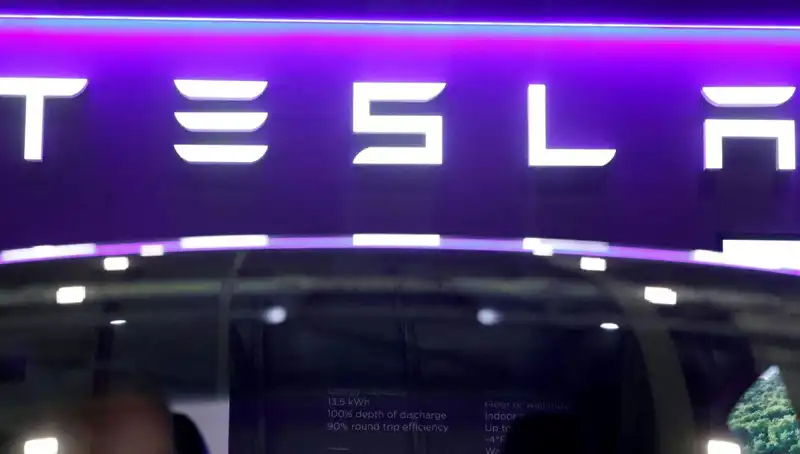 Tesla'nın Sürücüsüz Taksi Deneyimi "Robotaxi": Gelecek mi Geldi?