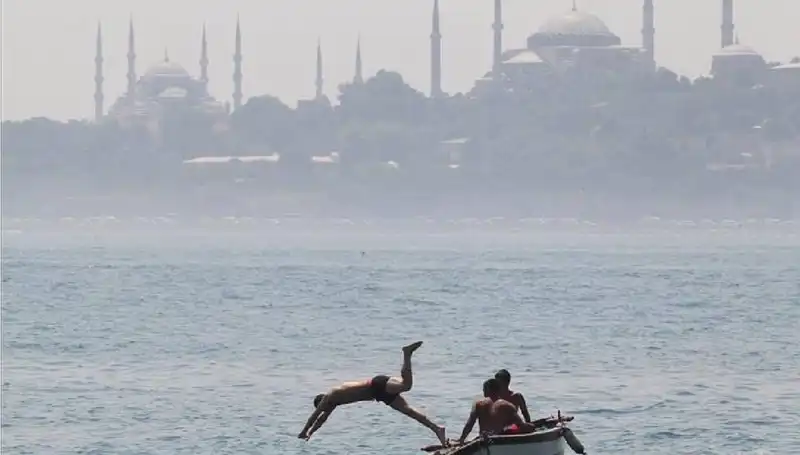 Aşırı Sıcaklık Uyarısı: Yazı 44 Derecede Karşılayacağız!