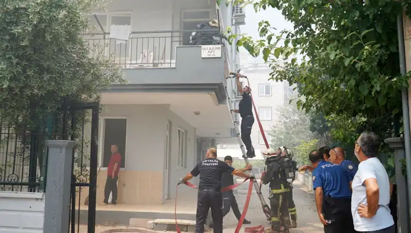 Gençlerin Tartışması Alevlere Dönüştü: Daireler Kül Oldu