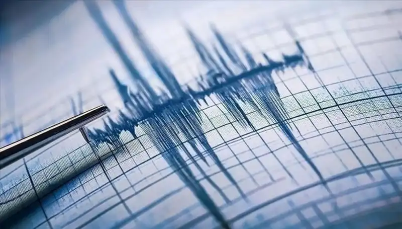 Ege Denizi'nde Gerçekleşen 3.0 Büyüklüğündeki Deprem Halkı Tedirgin Etti
