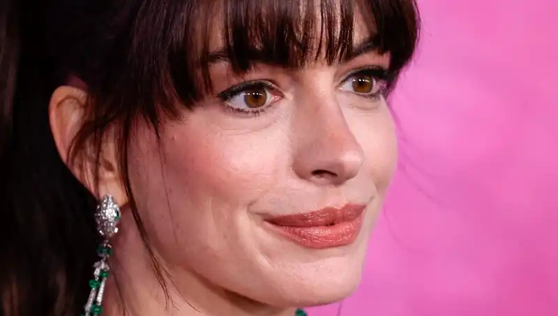 Hollywood'un En Ürkütücü Estetik Trendine Yakından Bakış: İnsan Derisi Enjeksiyonu