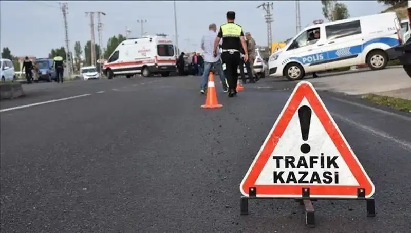 Tekirdağ'da Trafik Kazası: Kontrolden Çıkan Otomobil Bariyere Çarptı, Hayat Kayıpları Yaşandı