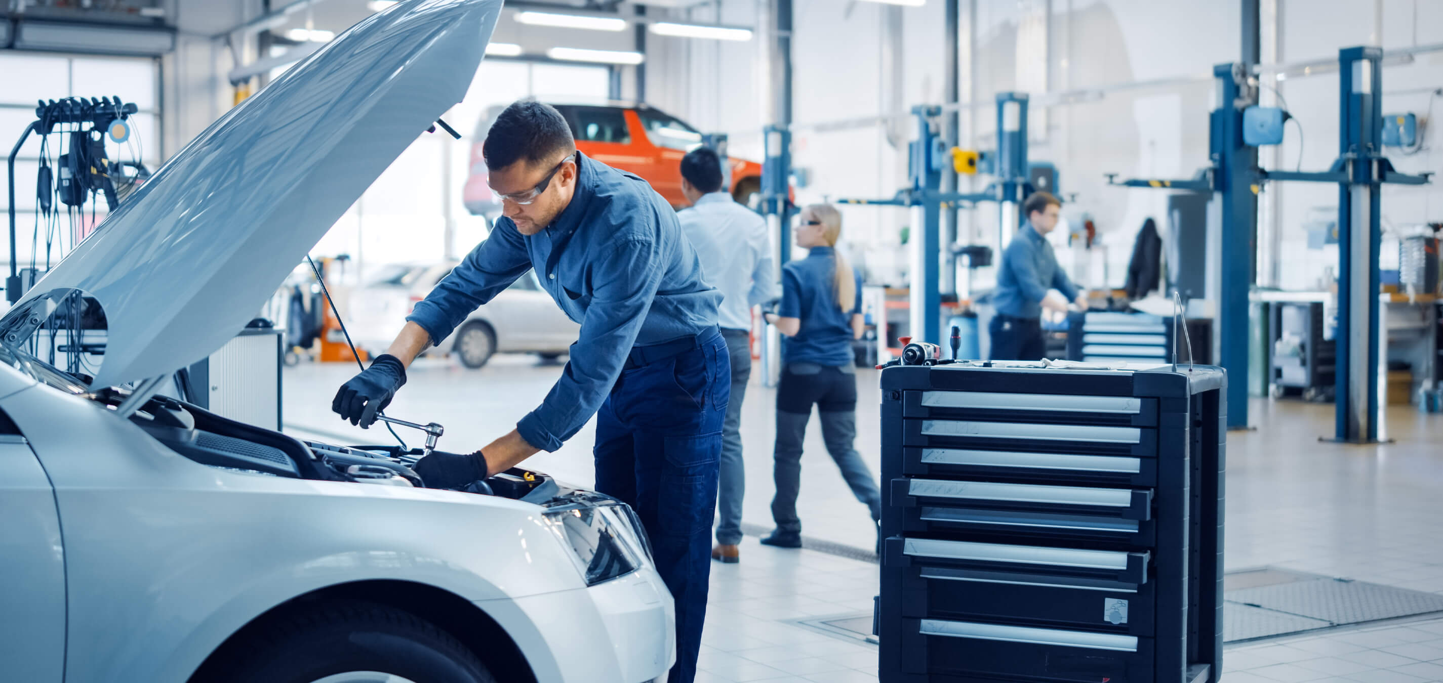 Aracınızı Tanıyan Servis: Pendik’te Güneri Motors ile Markanıza Özel Bakım
