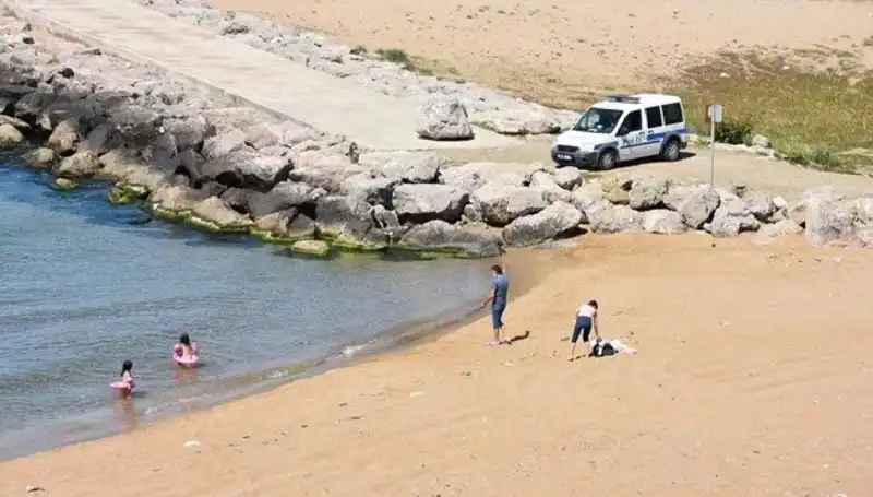 Sinop’ta Bazı Plajlarda Denize Giriş Yasaklandı: Sebepleri ve Detaylar