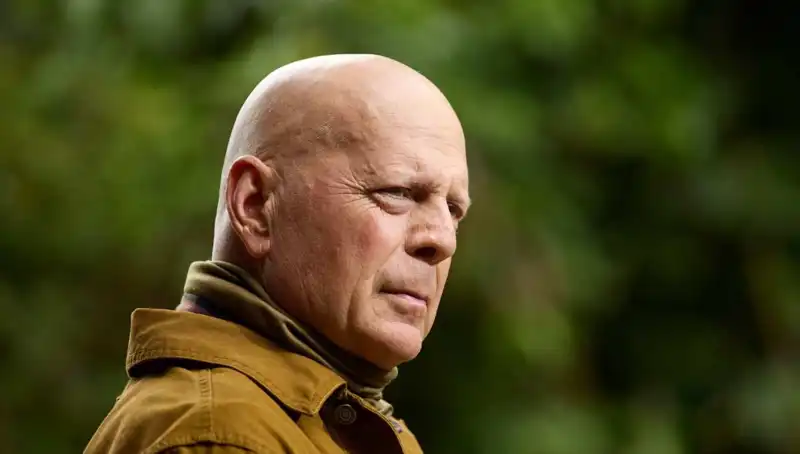 Bruce Willis'in Afazi Hastalığı: Belirtileri ve Hayata Etkileri