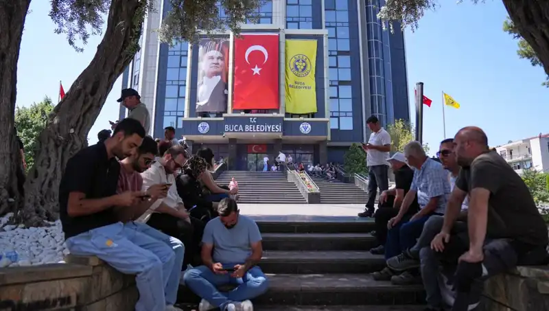 İşçilerin Hak Arayışı: Ücretlerini Alamayanların Oturma Eylemi