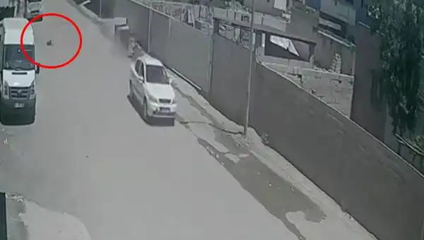 Çocuk Trafik Kazasında Hayatını Kaybetti: Otomobil Kaçtı, Olayı İhmal Etmeyin!