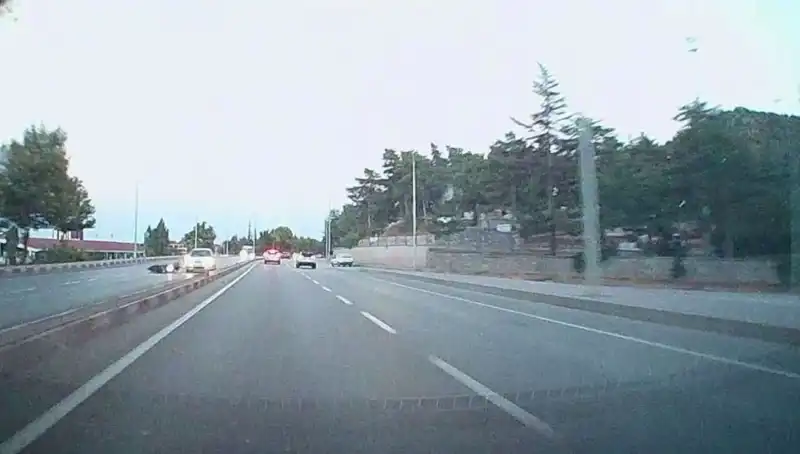 Motosiklet ile Otomobil Çarpıştı: Kaza Sonrası Yaralı Durumu Tehlikeli Değil