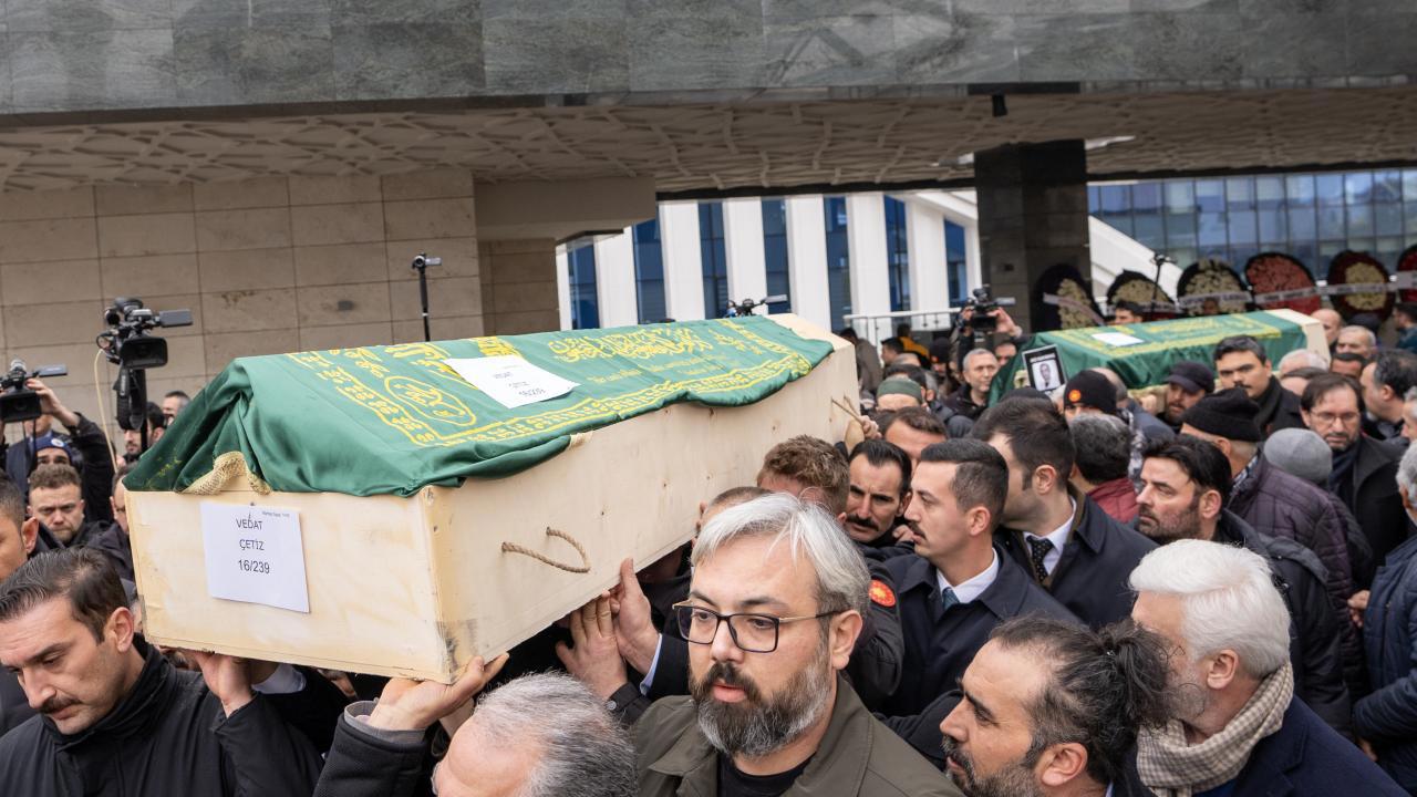 Bolu'daki faciada hayatını kaybedenler için cenaze töreni düzenlendi