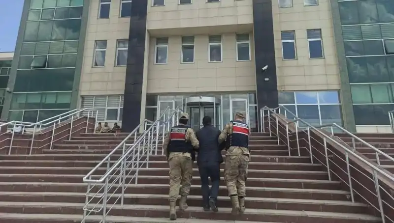 Hapis Cezasıyla Aranan Şüpheli, Saklandığı Adreste Yakalandı