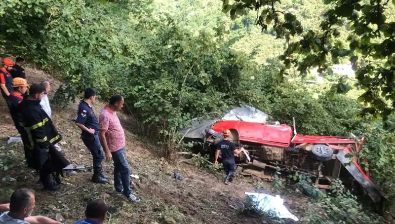 Fındık İşçilerini Taşıyan Araç Kaza Yaptı: Can Kaybı ve Yaralılar Var