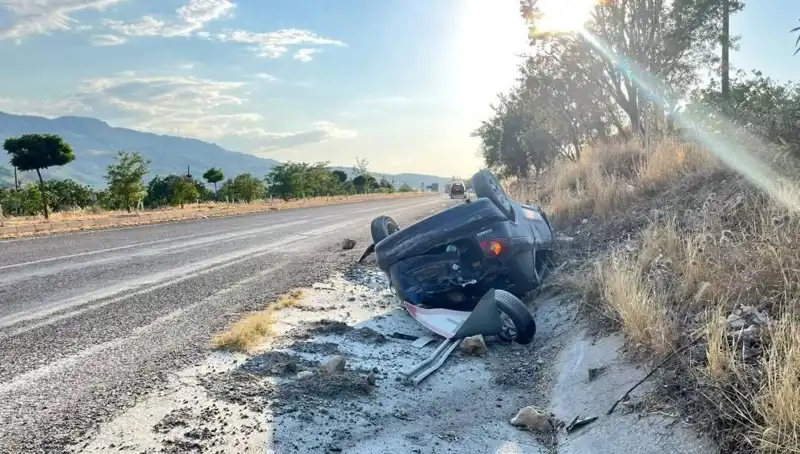 Adıyaman'da Feci Kaza: Otomobil Tırmanma Yolu Dönüşünde Takla Attı!
