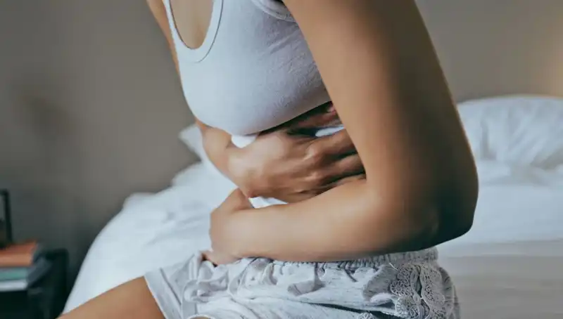 22 Yaşında Bağırsak Kanseri: Görmezden Gelinen Belirtilerin Önemi
