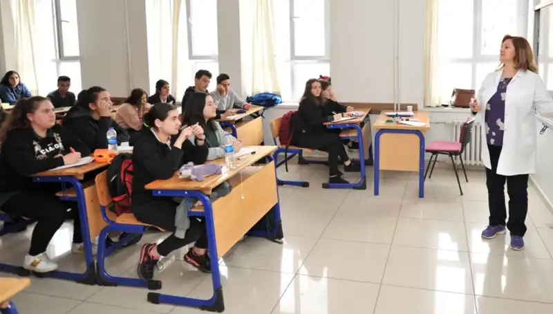2025 MEB Lise Kayıt Tarihleri: LGS Kayıt Süreci Hakkında Bilmeniz Gerekenler