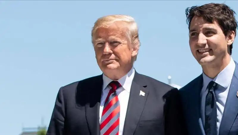 Trump'tan Kanada'ya Sert Mesaj: Yüzde 35 Vergi Tehdidi!