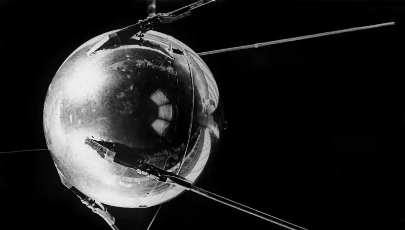 1972 Yapımı Sovyet Uzay Aracı Kontrolsüz Düşüş Yapıyor: Tehlike Mi Var?