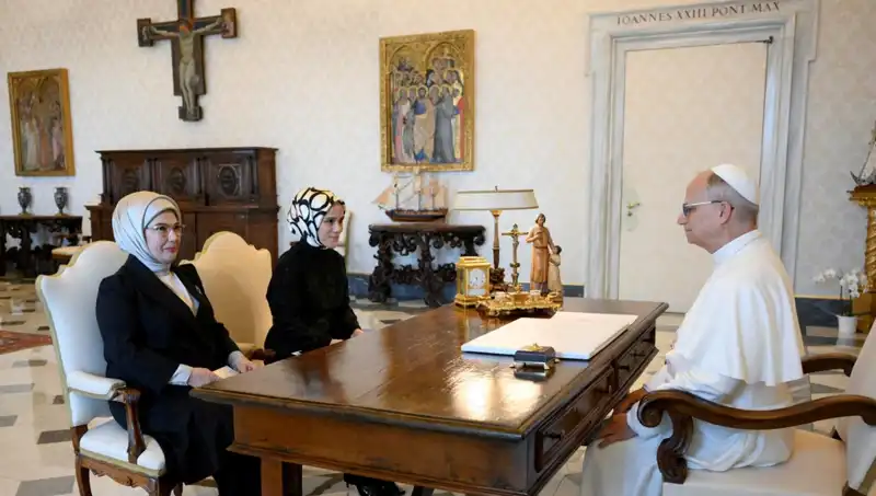 Emine Erdoğan ve Papa Leo Bir Araya Geldi: Gazze’nin Geleceği Konuşuldu