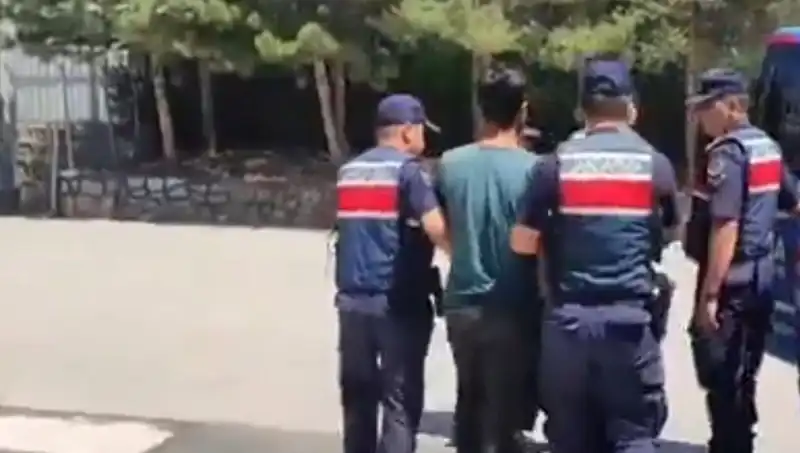 Türkiye'de DAEŞ'e Yönelik Büyük Operasyon: 14 İlde 26 Gözaltı!