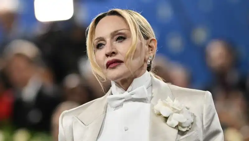 Madonna'nın Tartışmalı Diyeti: Kanserle Mücadele Ediyor Mu?