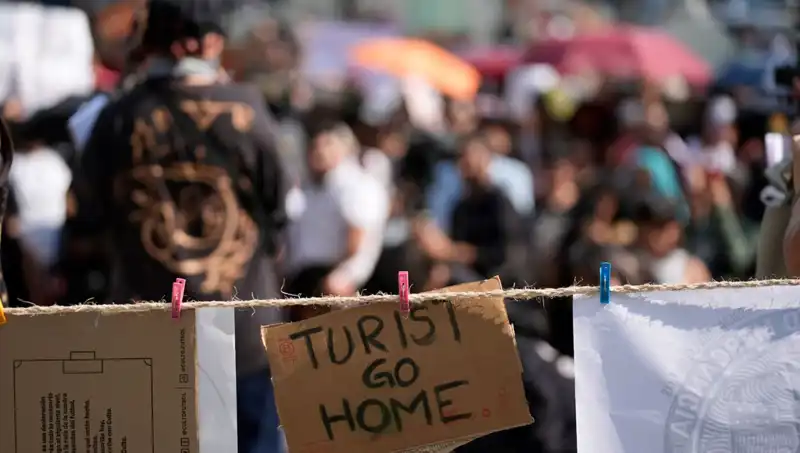 Meksika’da Turist Akınına Karşı İsyan: Yerel Halk Evlerini Koruma Mücadelesinde