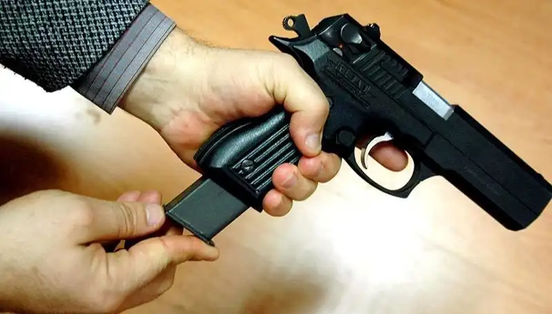 Silahını Kurcalarken Kaza ile Hayatını Kaybeden Genç: Olayın Detayları