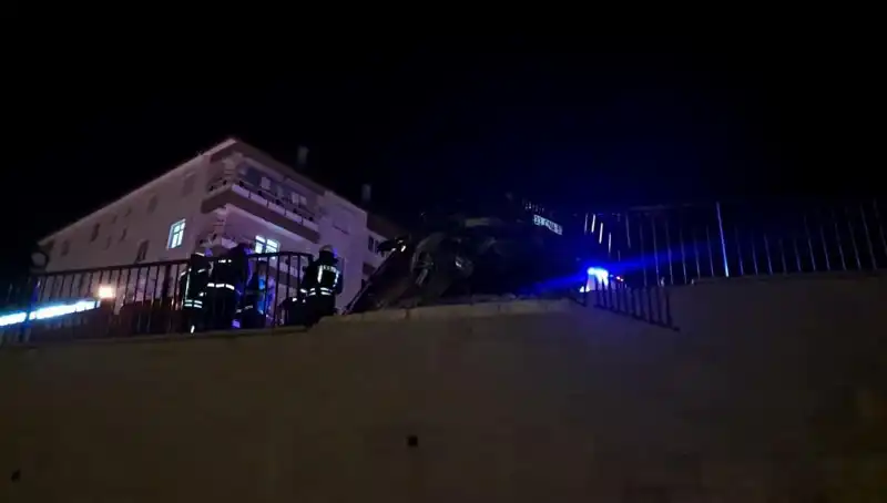 Kontrolden Çıkan Araç Bariyere Çarptı, İnanılmaz Bir Kaza Anı