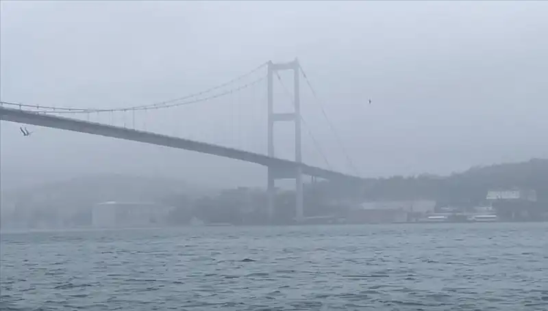 İstanbul Boğazı'nda Gemi Trafiğine Sis Engeli: Neden Bu Kadar Önemli?
