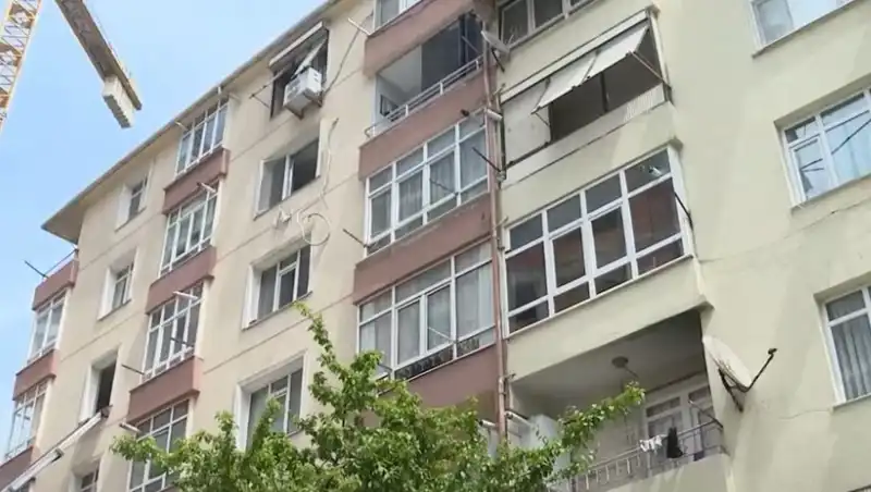 İstanbul'daki 96 Dairelik Site Kolon Patlaması: Tahliye Süreci Başladı