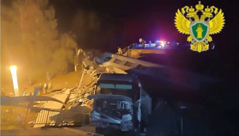 Rusya'da Çöken Köprüler ve Raydan Çıkan Trenler: Felaketin Detayları