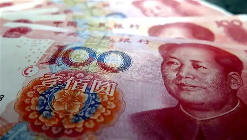 Yuan’ın Değeri Neden Düşüşte? Küresel Ekonomik Etkiler Üzerinde Durumu İnceliyoruz