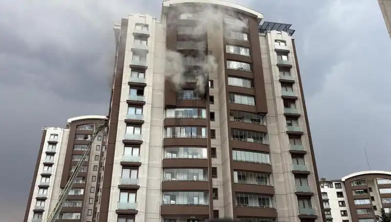 Ankara'da 14 Katlı Binada Yangın: Can Pazarı ve Kurtarma Çabaları