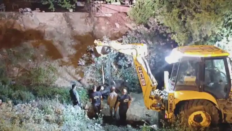 Hatay'da İneği Kurtarmak İçin Yapılan Operasyon Herkesi Şaşırttı