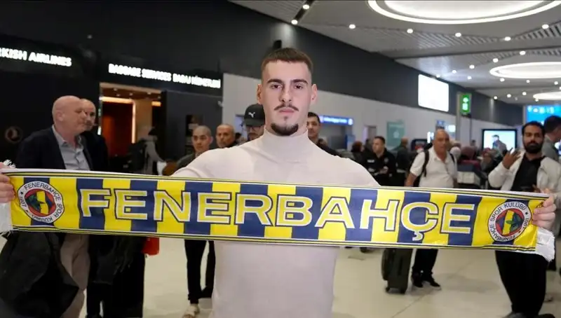 Fenerbahçe, Genç Yıldızı Mimovic İçin Lisans Çıkardı: Ne Anlama Geliyor?
